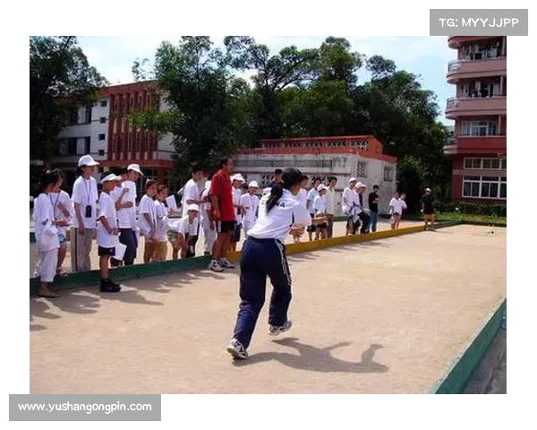 草地滚球握球技巧